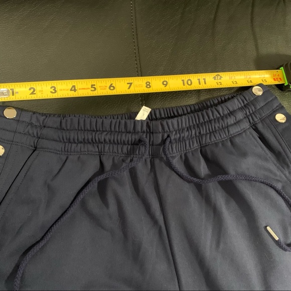 Preowned good condition Fabletics Slay pans, large - Picture 12 of 14